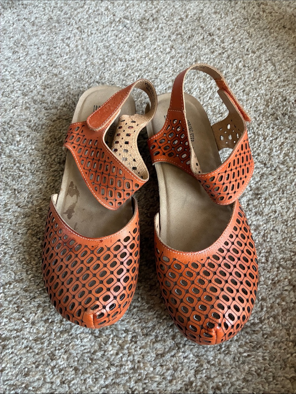 L'ARTISTE Orange Poppiri Clog Leather Sandal